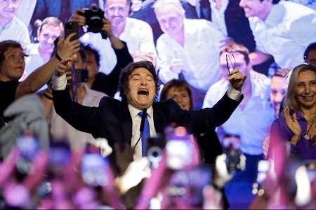 milei festejando