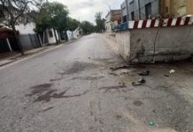 Un joven motociclista murió tras chocar con un contenedor en Orán