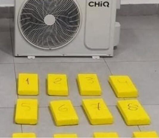 Narcos abandonaron en Aguas Blancas un aire acondicionado con 12 kilos de cocaína