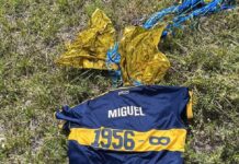 La camiseta que Boca Juniors lanzó al cielo en el homenaje a Miguel Russo apareció en un pueblo de Uruguay