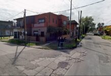 Una adolescente de 16 años mató a puñaladas a su novio de 20 y escapó