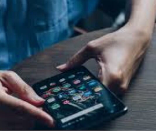 Pervertido de 28 años chateaba con un menor fingiendo ser una nena y le pedía fotos intimas