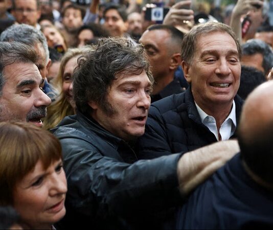 Javier Milei anunció que Diego Santilli será el nuevo ministro del Interior en reemplazo de Lisandro Catalán