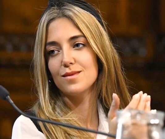 Renunció una funcionaria de Economía involucrada en el escándalo de ANDIS: la Justicia encontró USD 700 mil en su casa