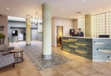 Padre e hijo se alojaban en hoteles y se escapaban sin pagar