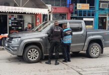 Borracho se durmió dentro de la camioneta en doble fila en el centro de Orán y luego quiso coimear a los policías