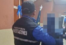 Cayo el motochorro que robaba celulares en la Plaza Alvarado