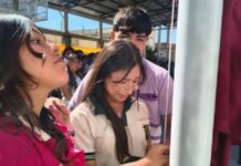 Joven salteña perdió a sus padres y se egresó del secundario con unos de los mejores promedios