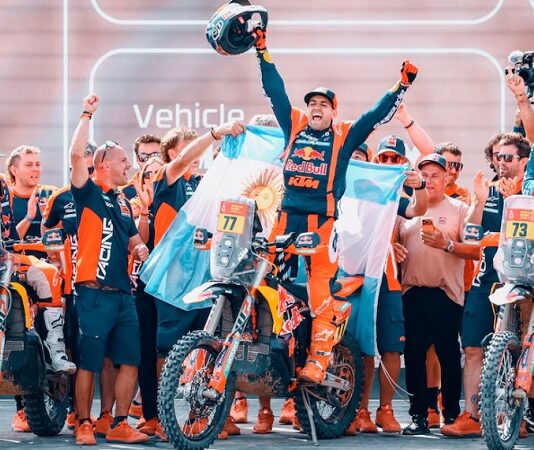 Cómo logró Luciano Benavides el histórico triunfo por 2 segundos en el Dakar: el error de su rival a metros de la llegada