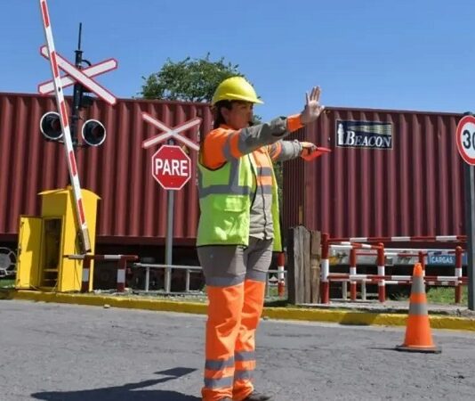 La Municipalidad de Salta se hará cargo de la limpieza en zonas linderas a las vías y habrá nuevos pasos a nivel