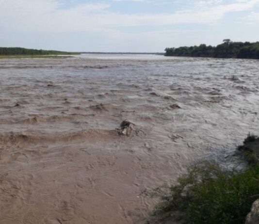 La crecida récord del Río Pilcomayo pone en alerta a 60 familias de la comunidad Wichi en el norte