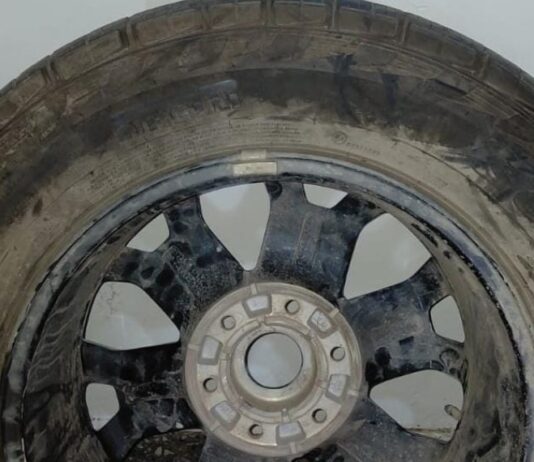 Delincuente detenido cuando a los pocos minutos de robar una rueda de auxilio