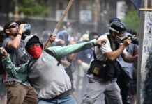 Hubo incidentes afuera del Congreso y la policía aplicó el protocolo antipiquetes mientras se debate la reforma laboral