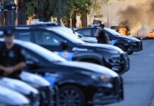 Los policías levantaron la protesta en Santa Fe luego de que Pullaro anunciara un aumento salarial