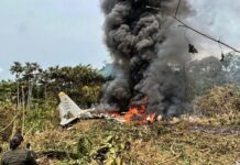 Un avión de la fuerza aérea de Colombia se estrelló luego de despegar: llevaba a 80 personas
