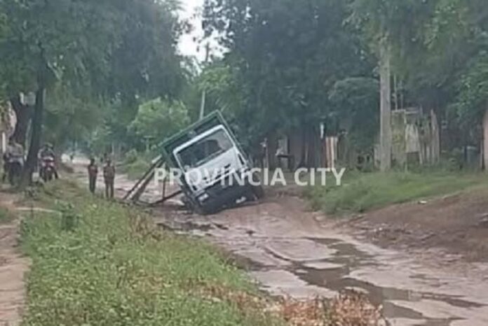 camion hundido en tartagal
