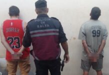 2 delincuentes detenidos luego de robarle el celular a una joven en el parque San Martin
