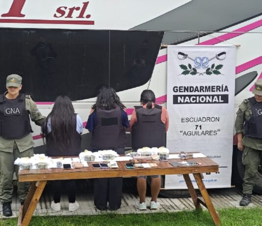 Detienen a 9 pasajeros de un “tour de compras” por trasladar, ocultar e ingerir más de 10 kilos de cocaína