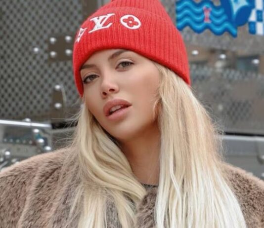 Escracharon a Wanda Nara y su novio por sus malos modales en el tren bala de Japón: la polémica foto