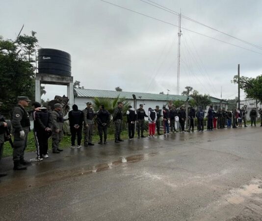 Detienen en Güemes a 14 colombianos que ingresaron ilegalmente al país y viajaban a Buenos Aires