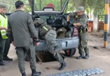 Una pareja con su hija viajaba con 23 kilos de cocaína escondidos el baúl del auto en Aguaray