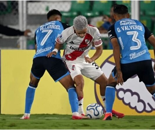 Debut con polémica: fuerte malestar de los hinchas de River por la exclusividad de la TV en la Sudamericana