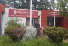 Avanzan tareas de desmalezado y limpieza en edificios públicos de Rosario de la Frontera