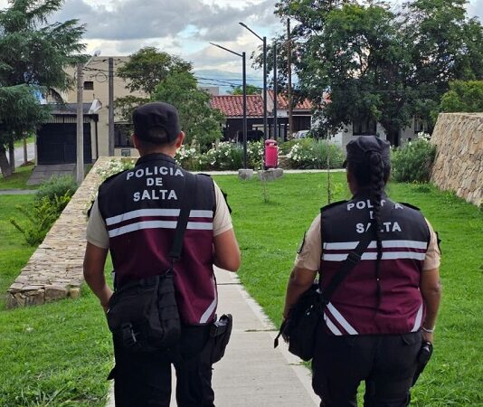 Policias estabilizaron a un bebe que se había bronco aspirado en Lola Mora