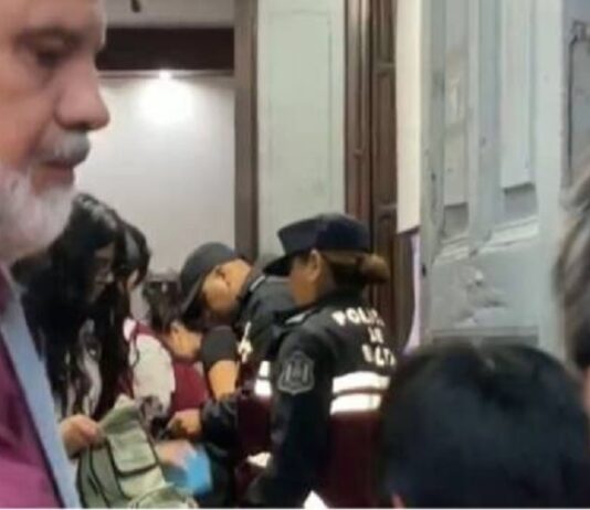 Continúan apareciendo mensajes intimidatorios en escuelas salteñas y la Policía requisa las mochilas