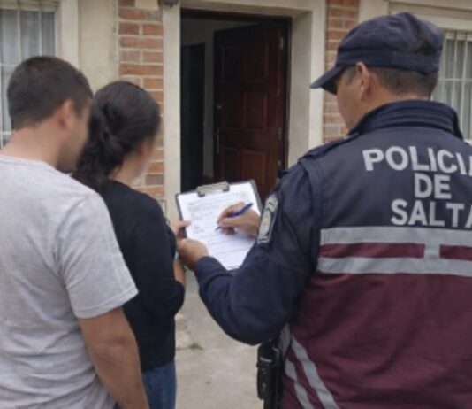 Tenían restricción por violencia de género y decidieron volver a convivir: los 2 a juicio