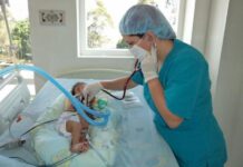 Condenaron a los padres de la beba hospitalizada por maltrato infantil y les quitaron la responsabilidad parental