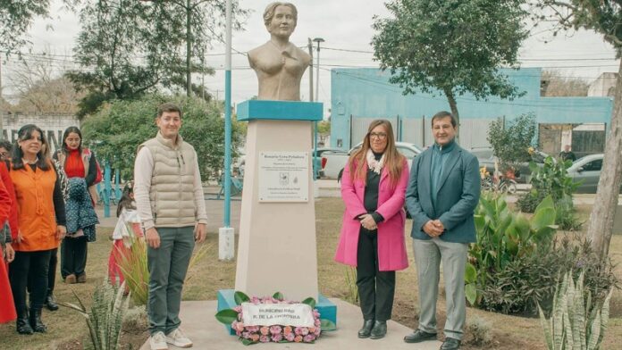 GHomenaje a maestras jardineras en R frontera