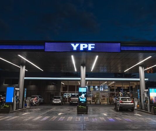 La venta de combustibles cayó por tercer mes consecutivo y acumula una baja del 13% en lo que va del año