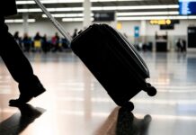 Aerolíneas Argentinas eliminó el equipaje gratis: cuánto costará viajar con la maleta pequeña