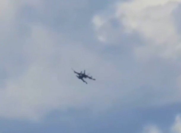 chocan dos aviones militares