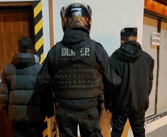 detenidos por robar una moto
