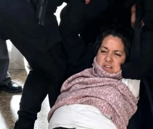 Crimen de las francesas: la mujer de Vera se negó al hisopado, se tiro al suelo y quiso morder a los peritos