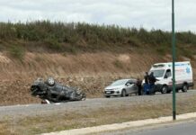 Un bebe lesionado en un vuelco en la circunvalación noroeste