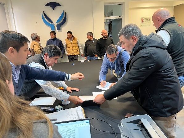 R Frontera compra motoniveladora