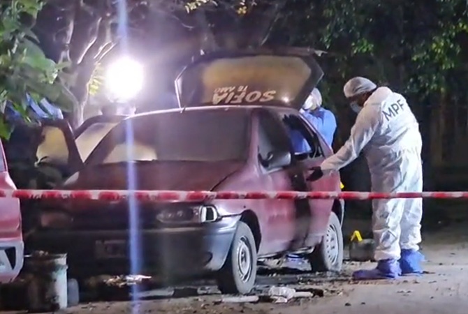 auto incendiado en tucuman