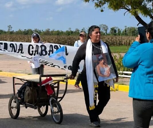 Tuvo que caminar 400 km, para lograr que la causa por la muerte de su hija sea investigada por la justicia