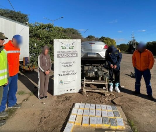 Golpe al narcotráfico en Salta: Gendarmería secuestró 27 kilos de cocaína ocultos en el tanque de un auto