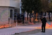 Investigan la muerte de un hombre hallado calcinado en una vereda en la esquina de Junin y Entre Rios