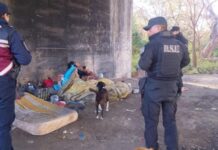 Desalojan a “okupas” bajo los puentes de avenida Paraguay, Chile y Delfin Leguizamón