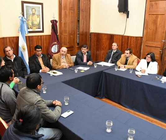 Tras el polémico desalojo en Las Pailas, el Senado recibió a las familias afectadas y busca una salida al conflicto
