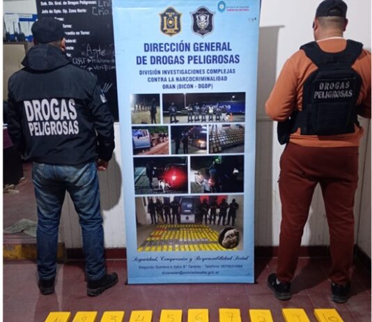 Encuentran 27 kilos de cocaína ocultas en un auto abandonado en Hipólito Yrigoyen