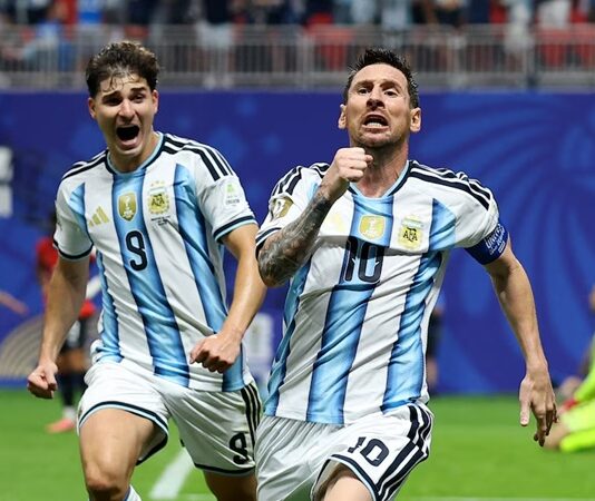 ¡PARE DE SUFRIR! Tras una remontada épica, Argentina venció 3-2 a Egipto y clasificó a los cuartos de final del Mundial
