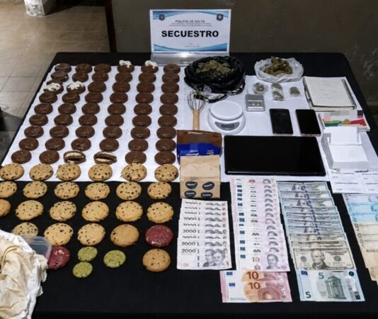 Cayeron dos presuntas narcomenudistas: vendían brownies y galletas con marihuana por redes sociales