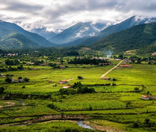 El pueblo salteño de montaña al que únicamente se puede entrar pasando por otro país