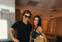 María Becerra mostró la inesperada visita de Tom Cruise a su camarín luego de cantar el Himno en el Mundial